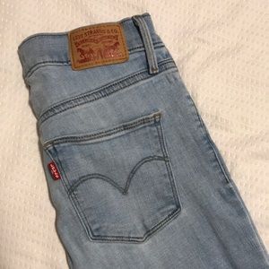 Levi Slimming Skinny Jeans